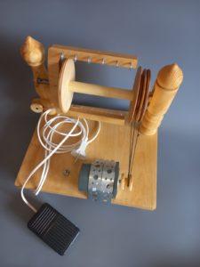 Прялка электрическая "Маруся" с ножной педалью 9 Электрическая прялка "Маруся"с ножной педалью – это современное и удобное устройство для ручного прядения пряжи, сочетающее в себе функциональность и простоту использования. Идеально подходит как для начинающих, так и для опытных мастеров. <div class="pdp_a6e" data-widget="webDescription"> <div class="pdp_ba4"> <div id="section-description"> <div> <div class=""> <div class="pdp_pa3"> <div class="RA-a1">**Преимущества:** 🔹 Удобство и эргономика – ножное управление освобождает руки для работы с волокном. 🔹 Универсальность – подходит для прядения шерсти, хлопка, льна и других натуральных материалов. 🔹 Надежность – прочная конструкция и качественные компоненты обеспечивают долгий срок службы. **Комплектация:** - Прялка "Маруся" в сборе - Катушка (500 г) - Ножная педаль - Дополнительный ролик скорости - Инструкция по эксплуатации **Идеальный выбор для творчества и создания уникальной пряжи своими руками!** 🧶⚡️</div> </div> </div> </div> </div> </div> </div> <div class="pdp_a6e" data-widget="webDescription"> <div class="pdp_ba4"> <div id="section-description"> <div class=""> <div class="pdp_pa3"> <div class="RA-a1"> <h3>Комплектация</h3> Дополнительный ролик для изменения скорости вращения,краткая инструкция к применению. </div> </div> </div> </div> </div> </div>